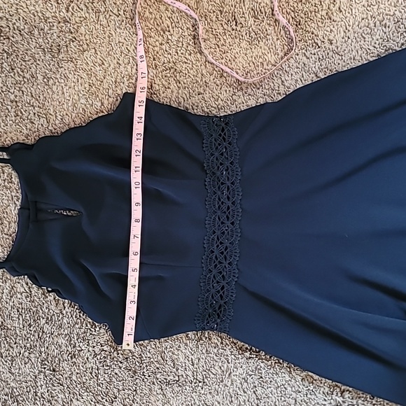 STUNNING NAVY A BYER SCALLOPED HALTER FIT AND FLARE EVENING PROM DRESS - Picture 3 of 9